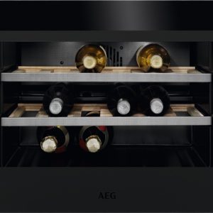 Vinkøleskab til indbygning - 18 flasker - MATT BLACK - AEG 9000 - KWK884520T