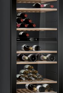 Bosch Serie 6 Fritstående vinkøleskab 186 x 60 cm KWK36ABGA